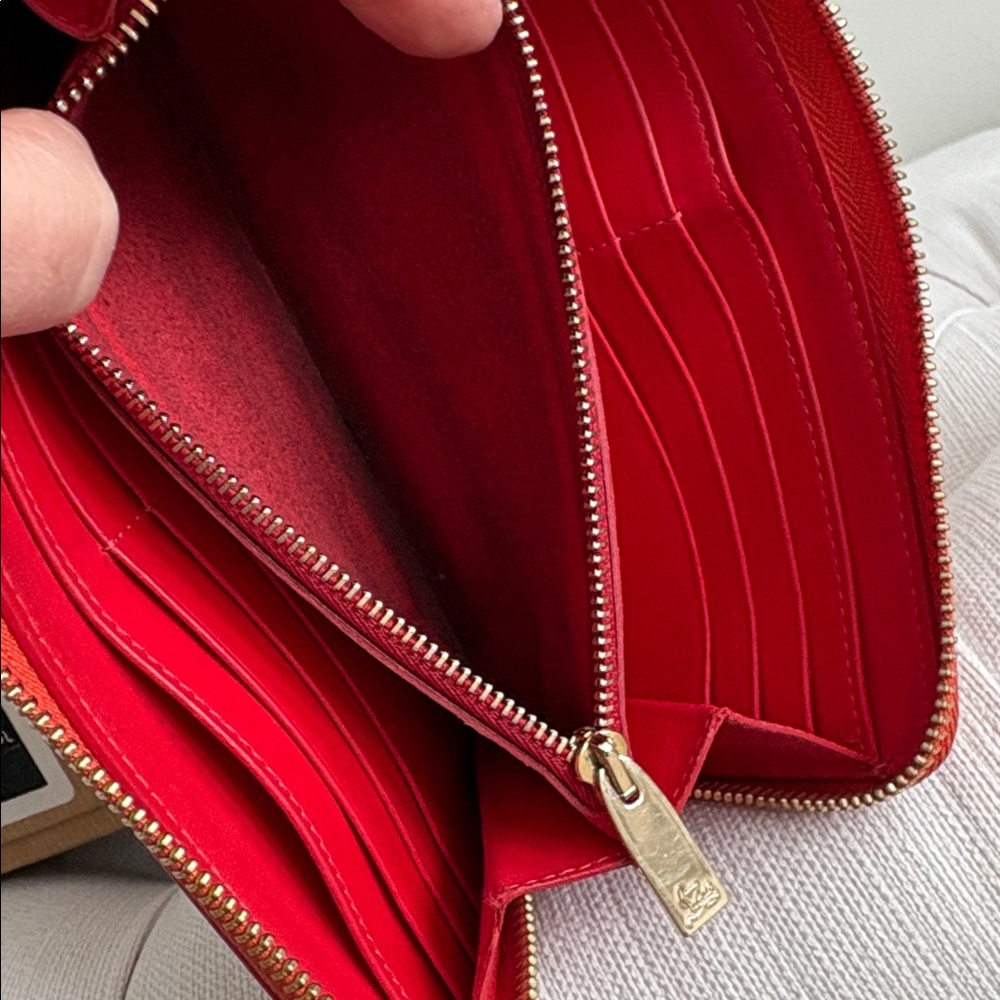 CHRISTIAN LOUBOUTIN Panettone wallet with spikes - Picture 10 of 16